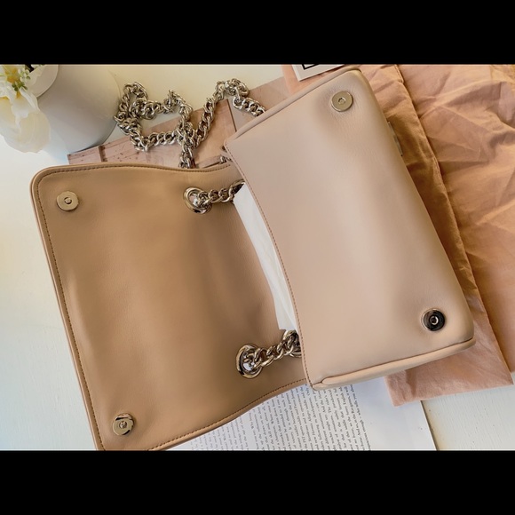 MIU MIU
Nappa Matelasse Club Shoulder Bag Cammeo - Picture 7 of 10